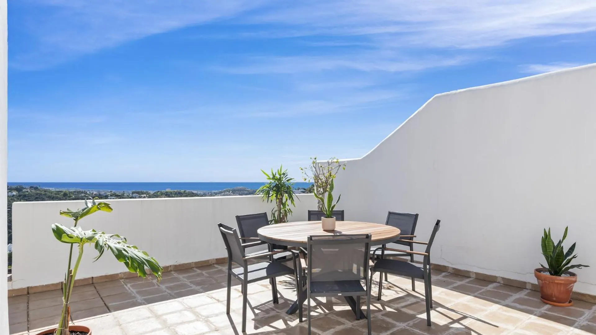 Altos De La Quinta Apartment Benahavis Spain