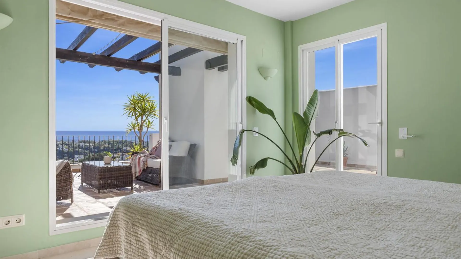 Altos De La Quinta Apartment Benahavis