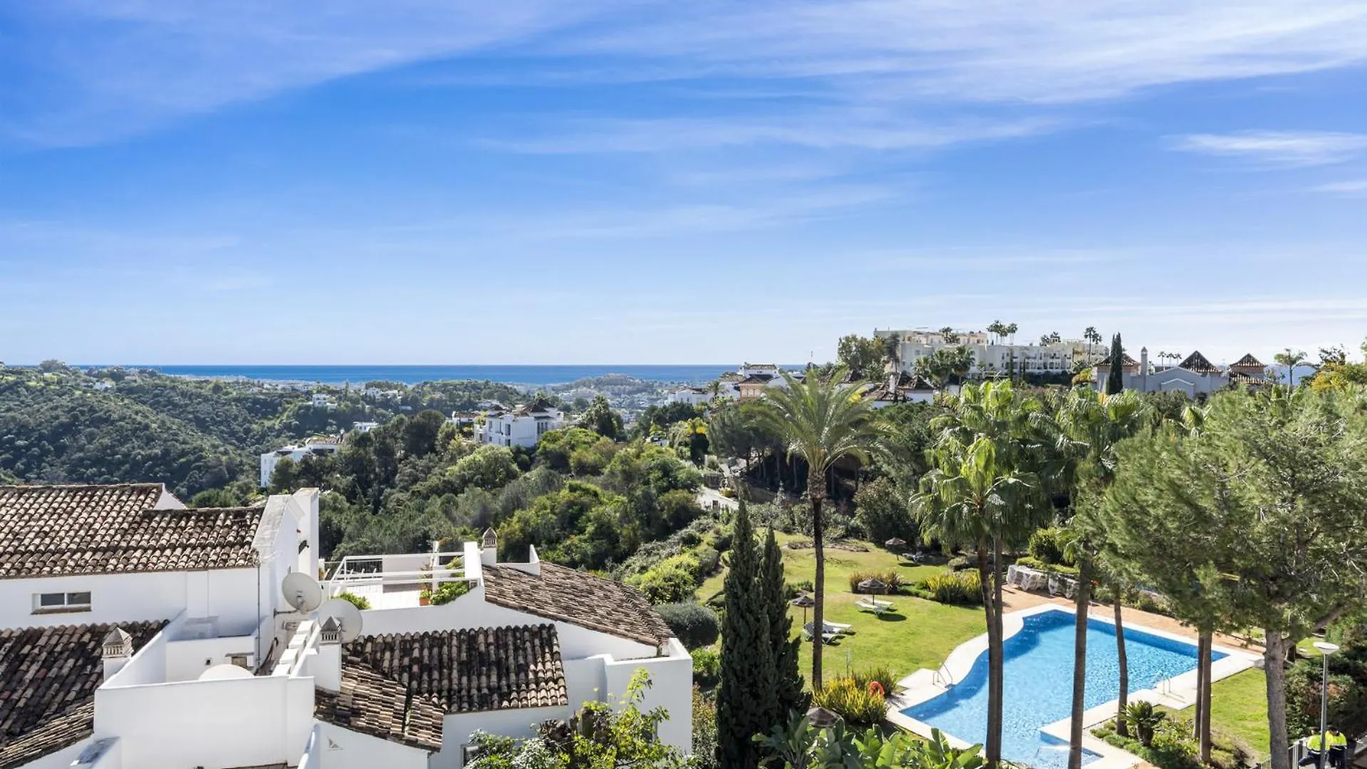 Altos De La Quinta Apartment Benahavis